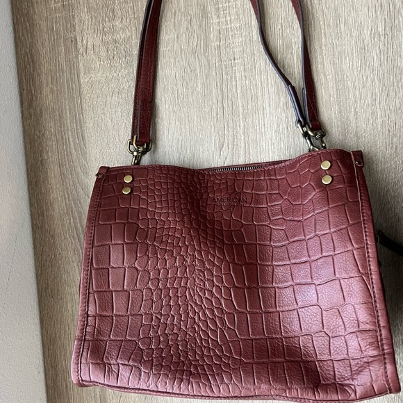 AMERICAN LEATHER CO. Lenox Brown triple entry leather Crocodile-Embossed bag - Picture 3 of 16